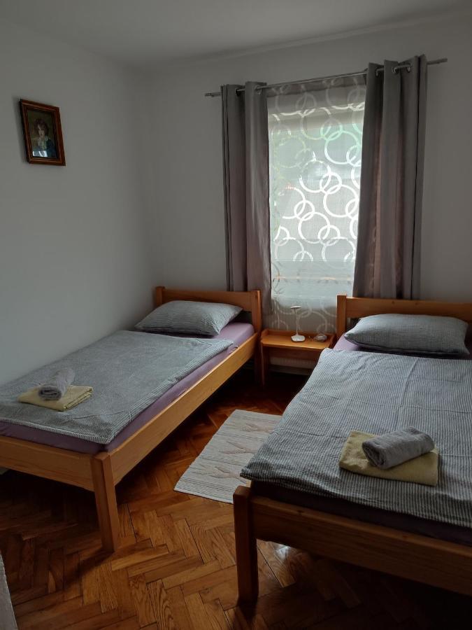 Guest House Josipovic Korenica Exterior foto