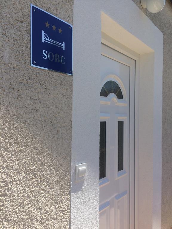 Guest House Josipovic Korenica Exterior foto